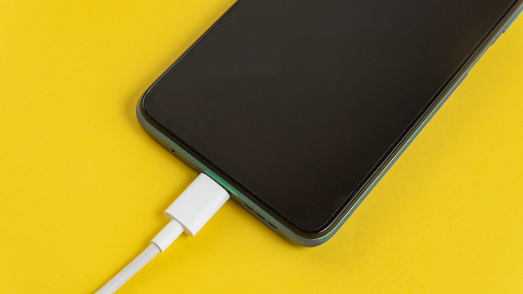 Meu celular não carrega no cabo problema no carregador ou no aparelho
